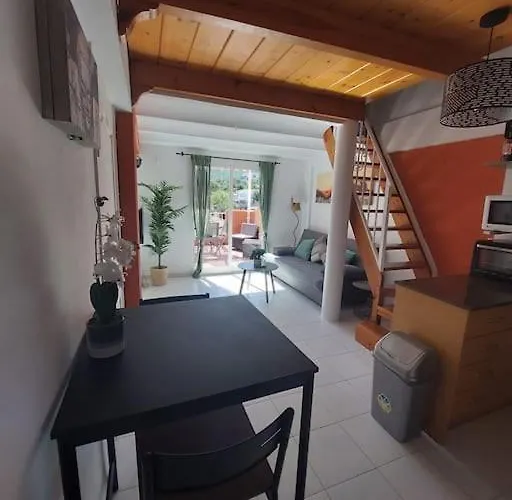 Tipo Loft Con Vista Al Montgo アパート